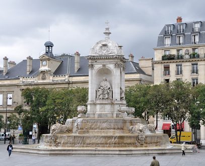 La place Saint-Sulpice devant l'église