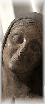 Sainte Anne dans le groupe sculpté anonyme de l'Éducation de la Vierge, détail