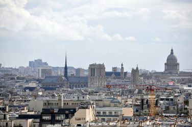Paris vu du balcon de la façade