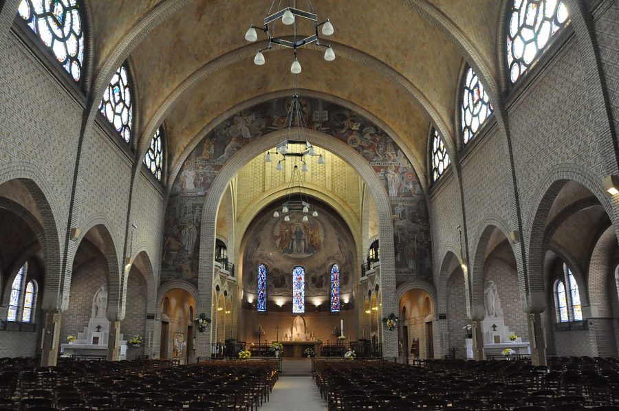 La nef de l'église Saint-Léon