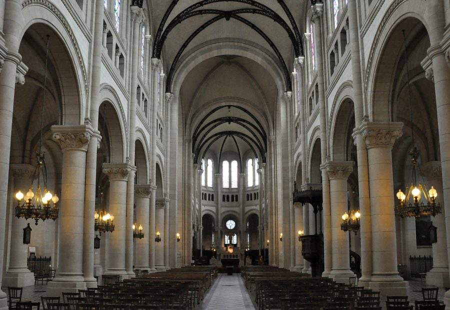 Vue d'ensemble de la nef de Notre-Dame-de-la-Croix de Ménilmontant