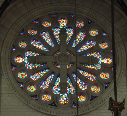 L'une des deux roses du transept