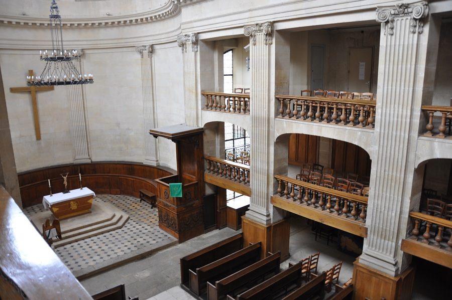 Vue d'ensemble de l'église des Billettes depuis le deuxième  étage de la tribune gauche