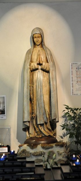 Statue de Notre-Dame de Lourdes