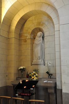 Chapelle de la Vierge dans le transept