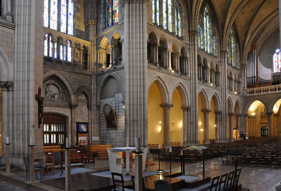 Le chœur et la nef de Notre-Dame-du-Perpétuel-Secours