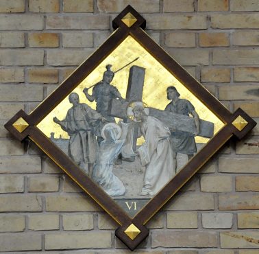 Chemin de croix, station 6 : «Véronique essuie la face de Jésus»