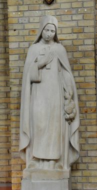 Statue en pierre de sainte Thérèse