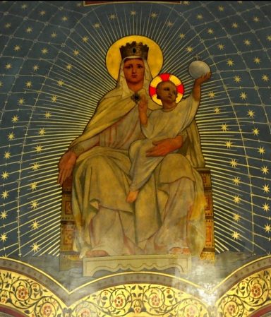 La Vierge et l'Enfant Jésus  dans la demi-coupole de la voûte