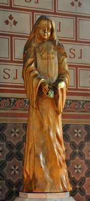 Statue en bois d'une sainte
