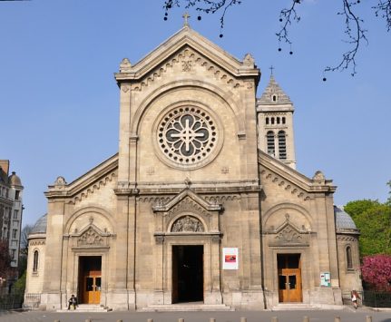 La façade de l'église