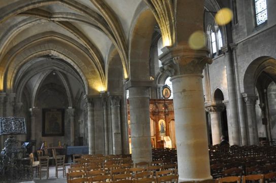 Saint-Julien-le-Pauvre, bas-côté