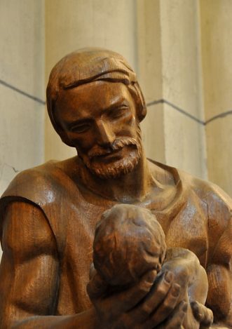 Statue moderne de saint Joseph