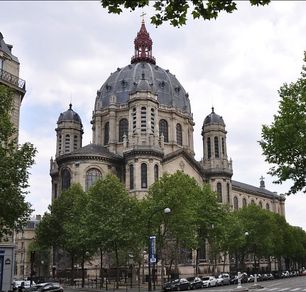 Vue du chevet depuis le boulevard Malesherbes