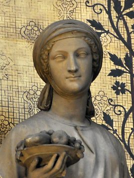 Statue de sainte Marthe dans la chapelle de la Vierge