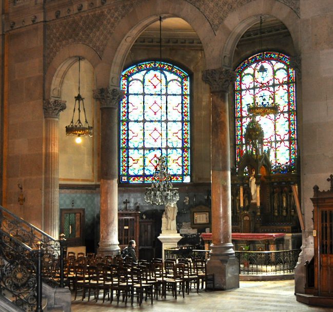 Le choeur et la chapelle du Sacré Coeur