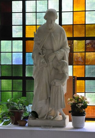 Saint Joseph avec l'Enfant dans l'avant-nef