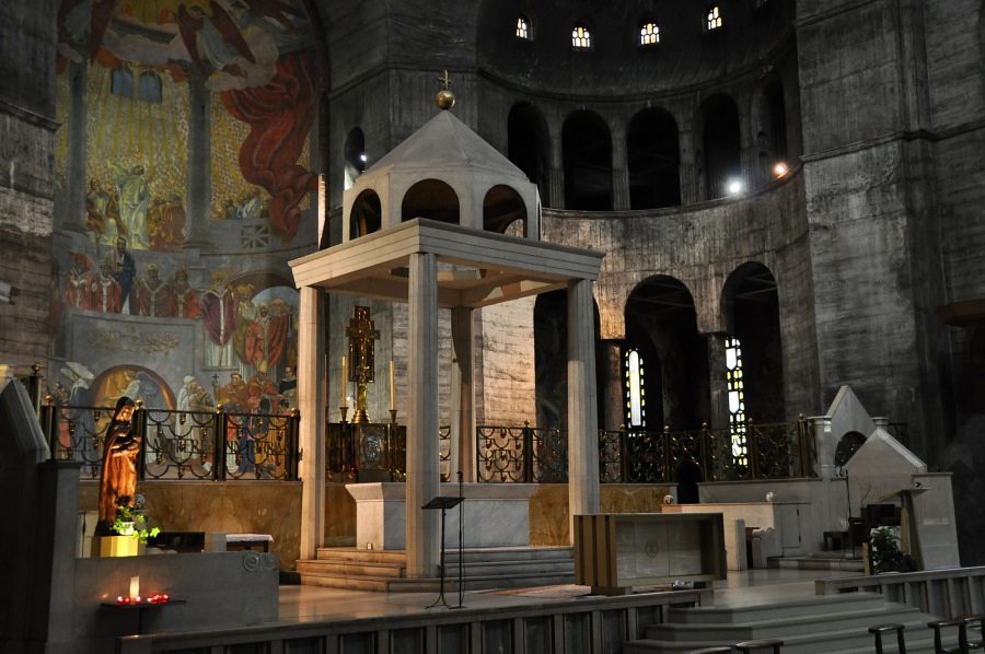 Le chœur et son ciborium