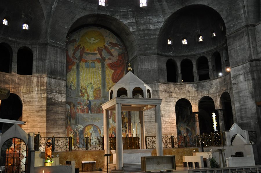 Le chœur et le ciborium