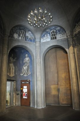 Le narthex et ses fresques