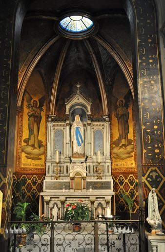 La chapelle de la Vierge dans l'absidiole gauche