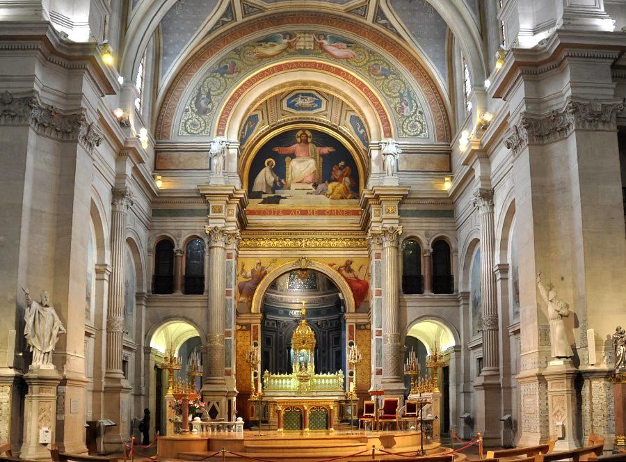 Le chœur de l'église Saint-François-Xavier