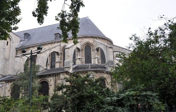 Les arcs-boutants vus depuis le boulevard Saint-Germain