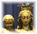 Statue de la Vierge à l'Enfant dans la chapelle axiale