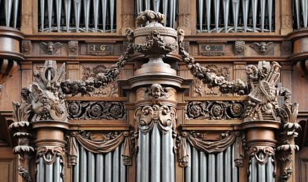 L'orgue de tribune, boiseries