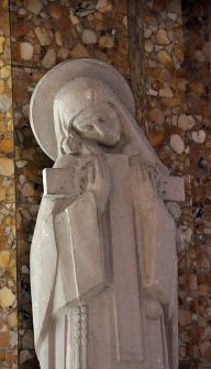 Statue de sainte Thérèse de l'Enfant Jésus