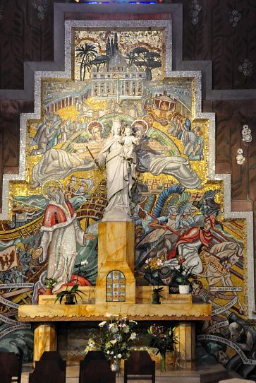 L'autel dédié à Marie–Auxiliatrice