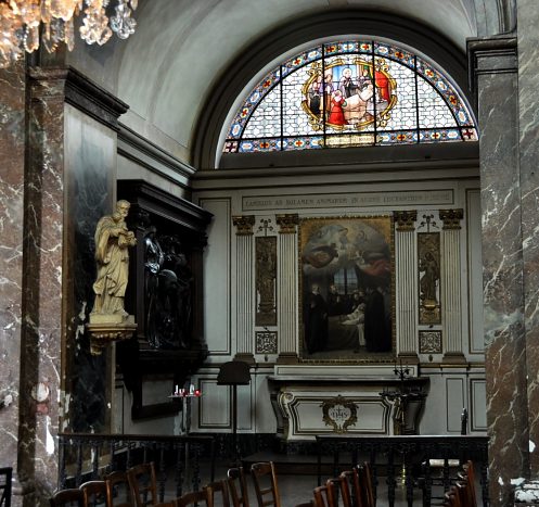 Vue d'ensemble de la première chapelle latérale gauche