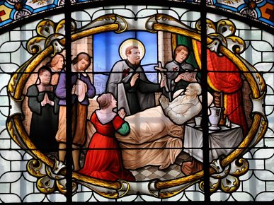 La Mort de saint Camille de Lellés (1856), vitrail de la fin  du XIXe siècle