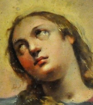 Un gros plan sur le visage de la Vierge montre une larme dans les yeux !