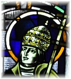 Saint Léon dans un vitrail de la nef