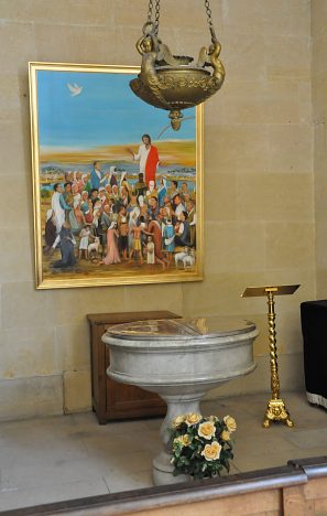 La chapelle des fonts baptismaux La chapelle des fonts baptismaux
