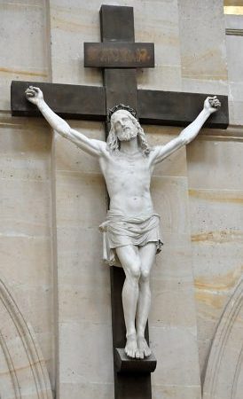Le Christ en croix dans l'élévation gauche Le Christ en croix dans l'élévation gauche