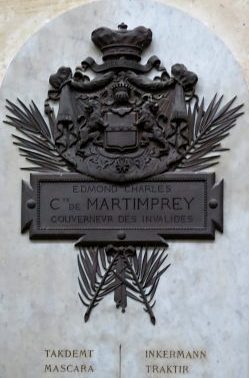 Plaque dédiée au comte de Martimprey, détail