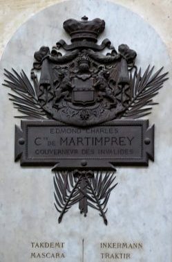 Plaque dédiée au comte de Martimprey, détail Plaque dédiée au comte de Martimprey, détail