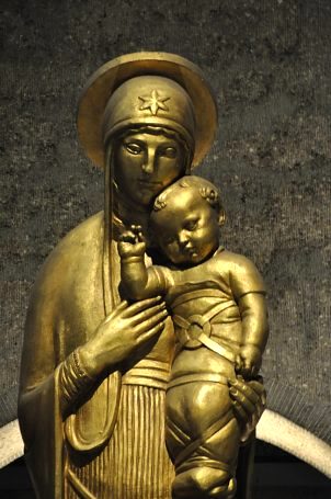 La Vierge à l'Enfant d'Henri Bouchard