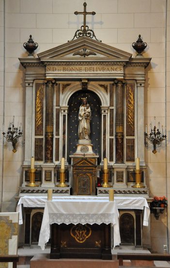 L'autel de la chapelle Notre–Dame de Bonne Délivrance
