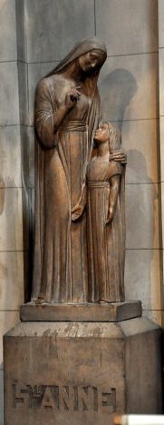 Statue de sainte Anne avec Marie