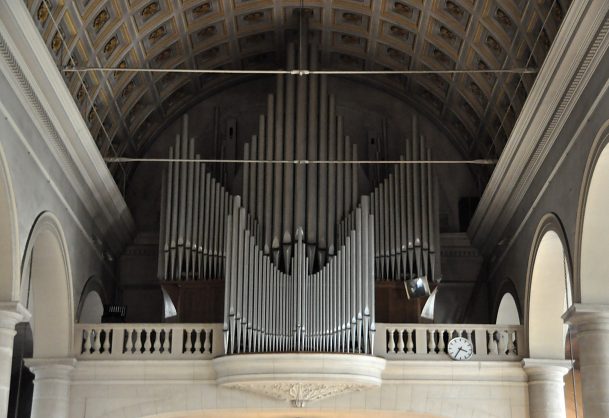 L'orgue de tribune est un Mutin–Convers de 1925