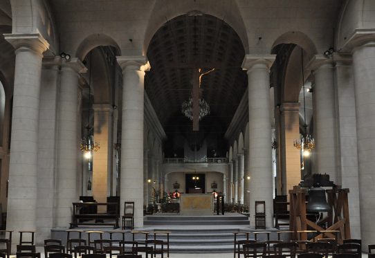Depuis le transept, on a vu sur le chœur et la nef