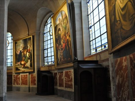 Le déambulatoire autour de la chapelle de la Vierge