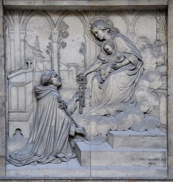 Bas-relief «La Vierge donnant le Rosaire à saint Dominique»