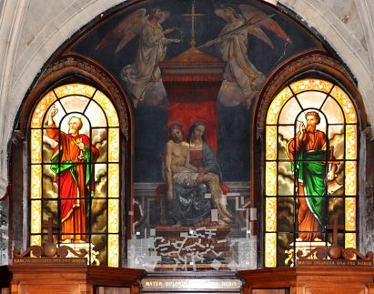 Peinture murale du XIXe siècle et vitraux anglais de saint Pierre  et saint Paul