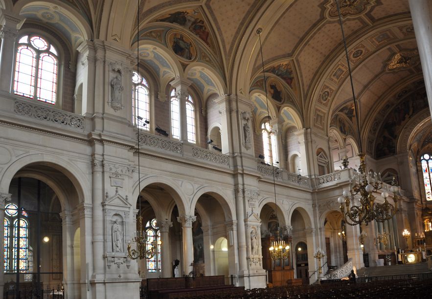 La Sainte-Trinité, élévations gauche dans la nef