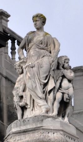 La Sainte-Trinité, statue de la Force