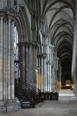 Collatéral nord vu du transept